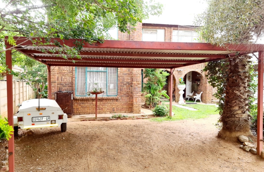  Bedroom Property for Sale in Wolmaransstad North West